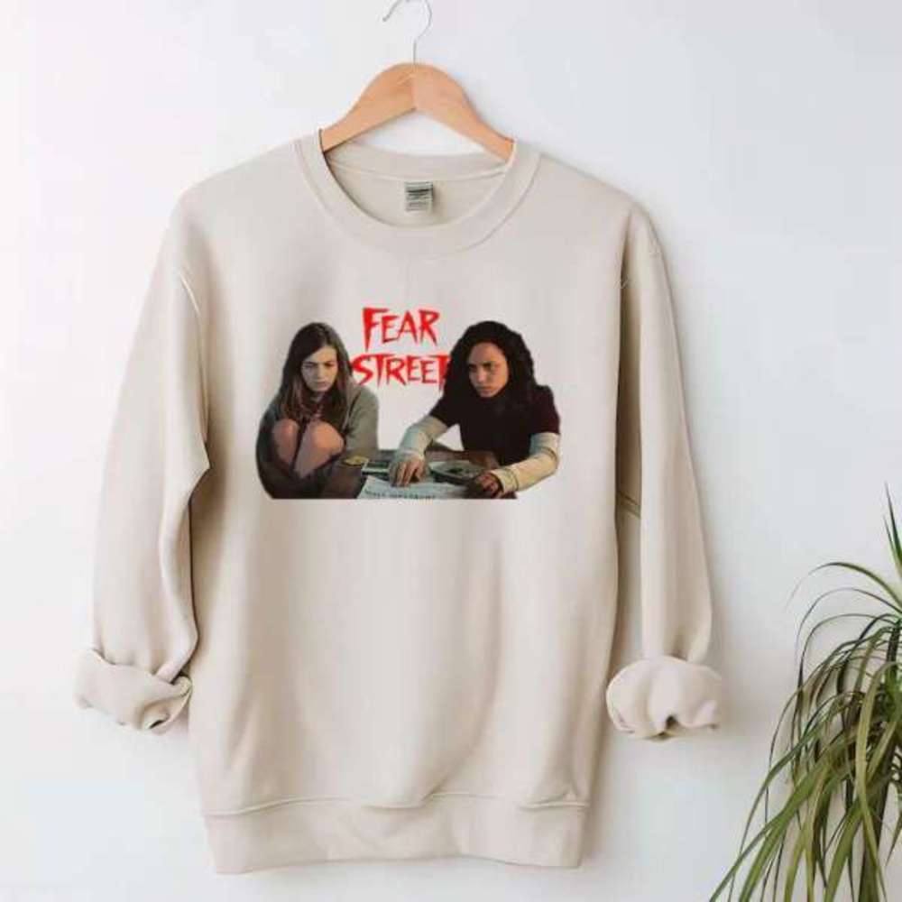 Deena And Sam Fear Street Horror Fan Art Graphic Unisex Sweatshirt